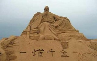 一诺千金最早是形容哪个人物