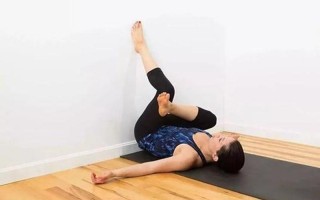 腿靠墙90度标准姿势图