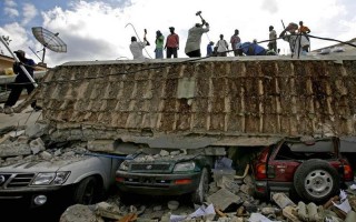 海地地震已致1297死