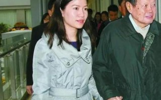 2019翁帆产下一子图片