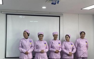 住家保姆多少钱一个月