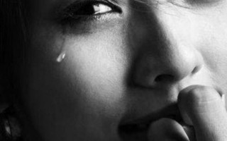 雨纷飞飞在天空里是我的眼泪