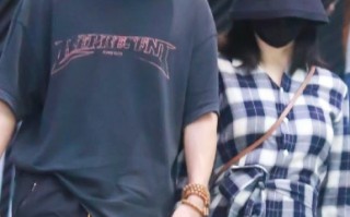 张杰谢娜何必在一起mp4(张杰谢娜什么时候唱的何必在一起)