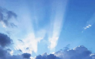 不再看天上太阳透过云彩的光