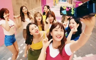 英国酒吧蹦迪放家有儿女主题曲