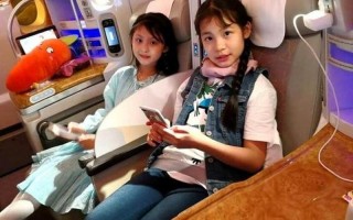 小四月不是黄有龙的