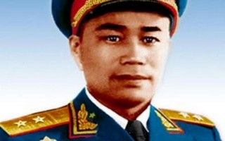 韩雪的爷爷是韩先楚吗