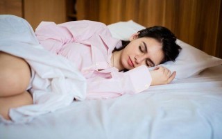 女人睡着后慢慢放进去他会知道么