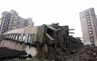 8级地震30层楼会倒塌吗