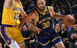 库里单节23分 勇士轻取火箭