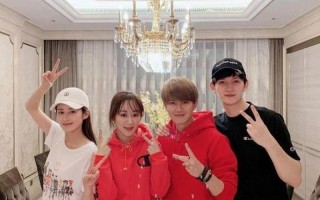 任嘉伦老婆 一家三口