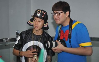 朴宰范上海演出要求女性化妆入场