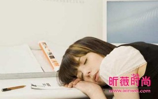 趴桌子桌子上能进入深度睡眠吗