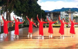 交谊舞三步踩和广场舞三步踩有什么不同(大连交谊舞广场都在哪个广场)