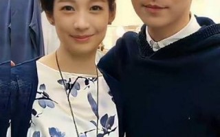 何炅和戴军国外kiss