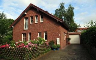 彬彬有礼的近义词