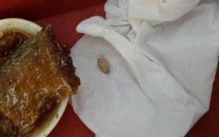 带鱼身上的银白色的东西用刮掉吗
