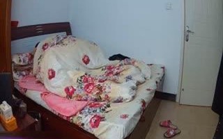 对着摄像头自己玩给我看