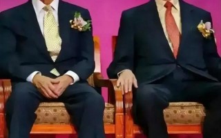 澳门赌王何鸿燊传拼音