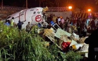 印度载有200人客机突发故障、17人重伤,导致故障的原因有哪些?