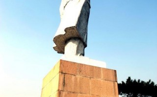 革命到底是为了什么呢?革命到底的剧情介绍