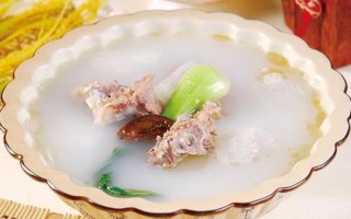 小火慢熬的骨头汤