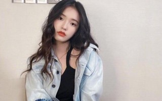 周峻纬老婆唐宁照片