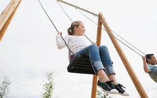 荡秋千越往里越深