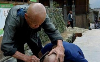 正月剪了两次头舅舅死了两个