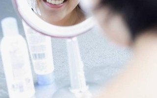 宝贝睁眼看看镜子里的你多美